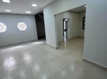 img0 · Casa com 4 Quarto(s) e 4 banheiro(s) para Alugar, 350 m² por R$ 4500 / Mês