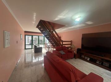 Casa · 190m² · 3 Quartos · 4 Vagas · Sobrado à venda com 3 quartos, 4 vagas, 190 m² na Água Rasa.