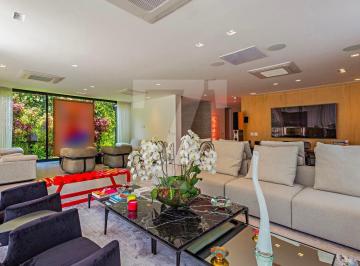 Casa · 854m² · 5 Quartos · 4 Vagas · Casa contemporânea com lazer completo próximo ao Parque Ibirapuera