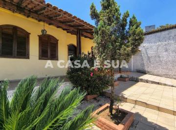 Casa · 300m² · 4 Quartos · 3 Vagas · Casa residencial com 4 quartos e espaço gourmet para aluguel no Bairro Filadélfia, Betim