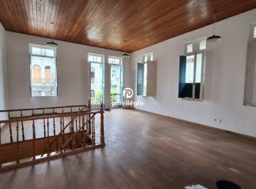 Casa · 345m² · Privilégio Imóveis vende: Casa em rua cobiçada no Humaitá.