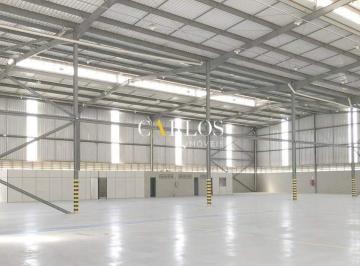 Comercial · 2086m² · Galpão com pátio e piso revestido em epóxi.