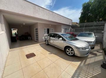 Casa · 350m² · 3 Quartos · 5 Vagas · QNB 13 - 3 Quartos - DCE com banheiro