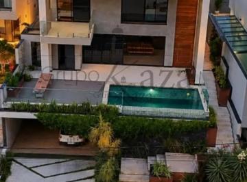 Casa · 450m² · 4 Quartos · 2 Vagas · Casa em Condomínio - Condomínio Residencial Jaguary - Urbanova - 4 Suítes - 450m².