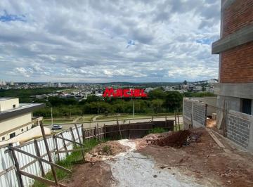 Terreno · 330m² · Terreno em declive com vista para Área de Preservação