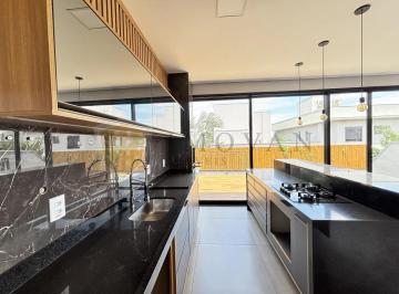 Casa · 347m² · 3 Quartos · 4 Vagas · Casa Térrea 3 suítes bairro Vila do Golfe