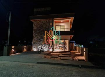 Casa · 125m² · 3 Quartos · 2 Vagas · Casa à venda no bairro Centro - Japaratinga/AL
