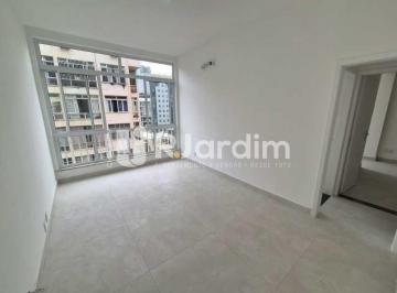 Apartamento · 70m² · 2 Quartos · 1 Vaga · Apartamento : Padrão / Residencial / Leme