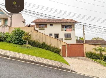 Casa · 430m² · 4 Quartos · 3 Vagas · Casa de esquina ampla, com 3 quartos, sendo 1 suíte, espaço gourmet e ático versátil, no bairro Pila