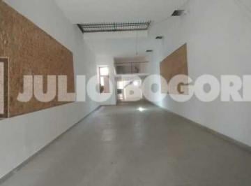 Comercial · 210m² · Oportunidade!! Excepcional loja comercial, localização privilegiada com intenso