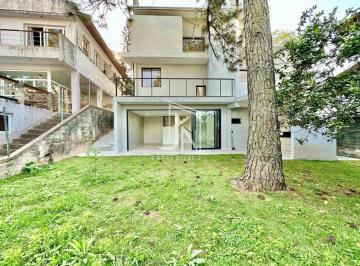 Casa · 237m² · 3 Quartos · 4 Vagas · Cond. Pinus Park - 3 suítes. Moderna e integrada, salão de festa, espaço multiuso e varanda gourmet!
