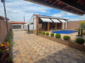 Área Externa · Casa em Condomínio