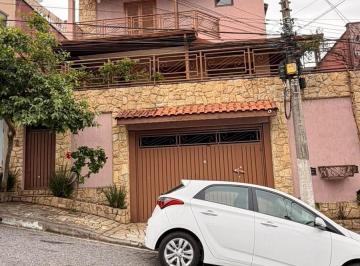 Casa · 452m² · 3 Quartos · ALUGUEL - VILA ZANELA