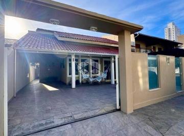Casa · 260m² · 3 Quartos · 3 Vagas · CASA COM 3 DORMITORIOS - 2 SUÍTES - 3 VAGAS DE GARAGEM  - PORTO BELO/SC