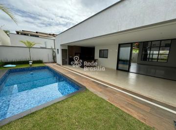 Casa · 300m² · 3 Quartos · 4 Vagas · Casa moderna em Arniqueiras, regularizada, 3 suítes, área lazer com piscina aquecida e churrasqueira