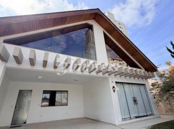 Casa · 300m² · 3 Quartos · 2 Vagas · Casa para Locação semimobiliada, com 3 quartos (sendo uma suíte com closet), 2 vagas de garagem, no