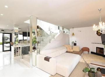 Casa de 4 quartos, Curitiba · Casa Campo de Santana 4 Dormitórios 2 Suítes 2 Vagas Alto Padrão Reformada Mobiliada em Condomínio
