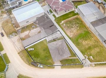 Terreno , Curitiba · Oportunidade única: Parte ideal de uma área total de 4.500 m², este terreno possui 737 m²