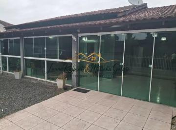 Casa · 180m² · 3 Quartos · 2 Vagas · Casa à venda no bairro Iperoba em São Francisco do Sul/SC