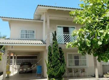 Casa · 155m² · 3 Quartos · 2 Vagas · Casa Ampla com 3 Quartos