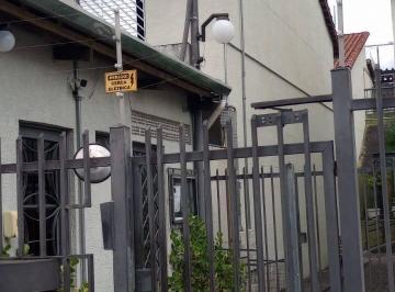 Casa · 2 Quartos · 1 Vaga · CASA EM CONDOMÍNIO FECHADO À VENDA!!!
