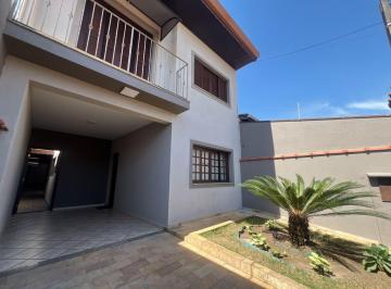 Casa · 147m² · 3 Quartos · 2 Vagas · Excelente Sobrado 3 dorm com rancho nos fundos na Vila São José - Taubaté/SP