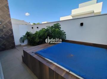 Photo 1 · Casa em condomínio com 3 suítes disponível para locação no bairro Laranjeiras em