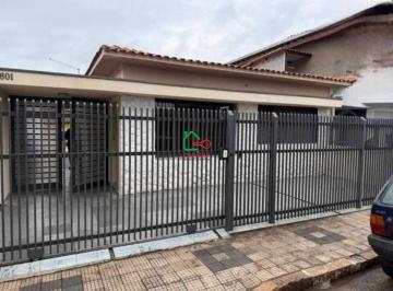 Casa · 137m² · 3 Quartos · 2 Vagas · Casa para alugar em Centro de 137.00m² com 3 Quartos, 1 Suite e 2 Garagens