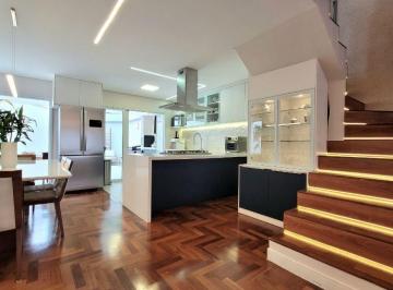 d2e57773-5ce0-4a73-9a46-3e4631004469.jpeg · Casa (sobrado) de 198 m², Nova Petrópolis, varanda, closet, home office, planeja
