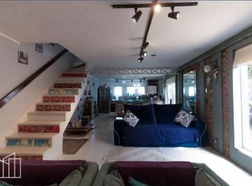 91ce4b82-df09-456e-8822-b50a88fa5e68.jpeg · Casa de 280 m², Saúde, 1 suíte, varanda gourmet, reformado, quintal