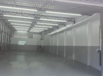 Galpão com pé-direito de 7 m, Centro, energia trifásica · Galpão com pé-direito de 7 m, Centro, energia trifásica