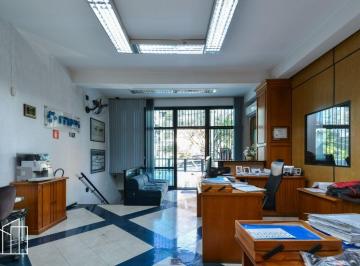 Casa comercial de 750 m², Liberdade, varanda, copa. · Casa comercial de 750 m², Liberdade, varanda, copa