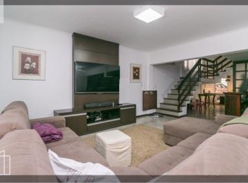 Casa (sobrado) com sala com lareira, Jardim, escritório · Casa (sobrado) com sala com lareira, Jardim, escritório