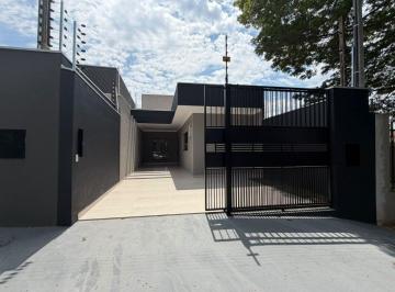 Casa de 3 quartos, Maringá · Casa no Jardim Liberdade