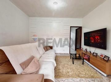 Casa · 113m² · 2 Quartos · 1 Vaga · À venda casa com quintal e varanda em localização estratégica no Jardim Esperança, Cabo Frio