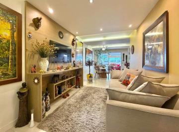 Apartamento · 299m² · 3 Quartos · 2 Vagas · Apartamento Garden no Guarujá, Pitangueiras, Reformado, 3 quartos sendo 2 suítes.