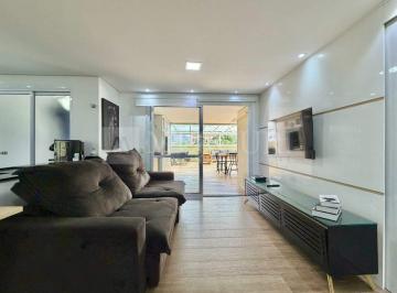 Apartamento · 299m² · 3 Quartos · 2 Vagas · Apartamento Garden no Guarujá, Pitangueiras, Reformado, 3 quartos sendo 2 suítes.