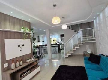 Casa · 200m² · 3 Quartos · 10 Vagas · Casa à venda no Jardim Guarujá, Sorocaba: 3 suítes e 10 vagas