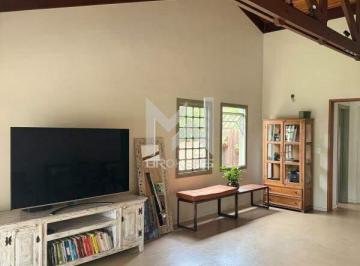 Casa · 220m² · 5 Quartos · 3 Vagas · Casa térrea à venda no Condomínio Marambaia em Vinhedo/SP