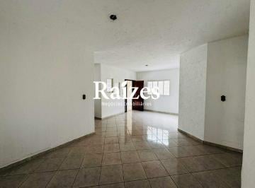 Casa · 200m² · 3 Quartos · 5 Vagas · Casa com 3 quartos, aquecimento solar e área Gourmet no Custódio Pereira em Uberlândia
