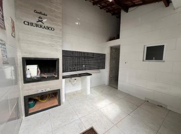 be5b52f568ab48488ecc41e7dc6b3a1c3038ddc7 · Casa com 2 dormitórios para locação a 250 metros da praia da Tupi, espaço gourmet nos fundos e 2 vag