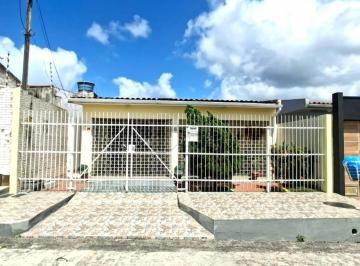 Casa · 458m² · 3 Quartos · 1 Vaga · Casa com 5 Quartos e Quintal à Venda no Trapiche da Barra