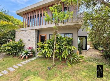 Casa · 267m² · 4 Quartos · 5 Vagas · Casa Alto Padrão em condomínio na Barra da Ibiraquera