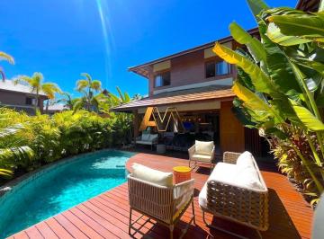 Casa · 180m² · 4 Quartos · 2 Vagas · CASA PÉ NA AREIA COM PISCINA 4 SUÍTES