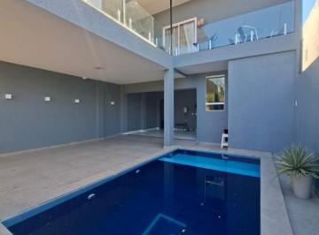 Casa · 300m² · 4 Quartos · 2 Vagas · Casa em Jardim Guanabara, Patos/PB de 300m² 4 quartos à venda por R$ 650.000,00
