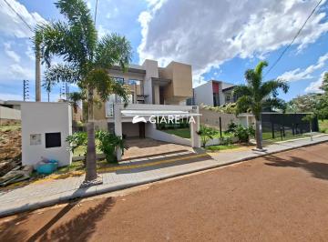 Casa · 308m² · 2 Quartos · 4 Vagas · Sobrado amplo disponível para venda no JARDIM TOCANTINS, TOLEDO-PR