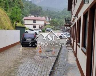 Imagem 1 · Apartamento para venda em Samambaia, Petrópolis