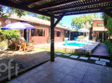 785cb69b · Casa, 4 dormitórios, 1 m², em São João do Rio Vermelho