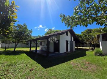 Casa · 60m² · 1 Quarto · CASA À VENDA NO RIO VERMELHO COM 1 QUARTO E TERRENO DE 673 M²