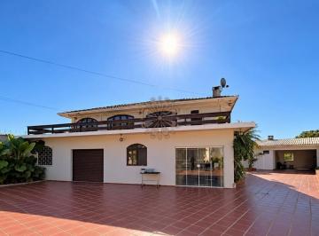 Casa · 200m² · 3 Quartos · CASA AMPLA PARA LOCAÇÃO EM SANTA FEL